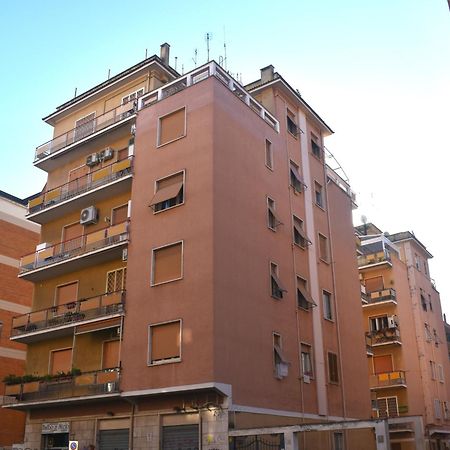 Tia Tourist Apartment Rome Bagian luar foto