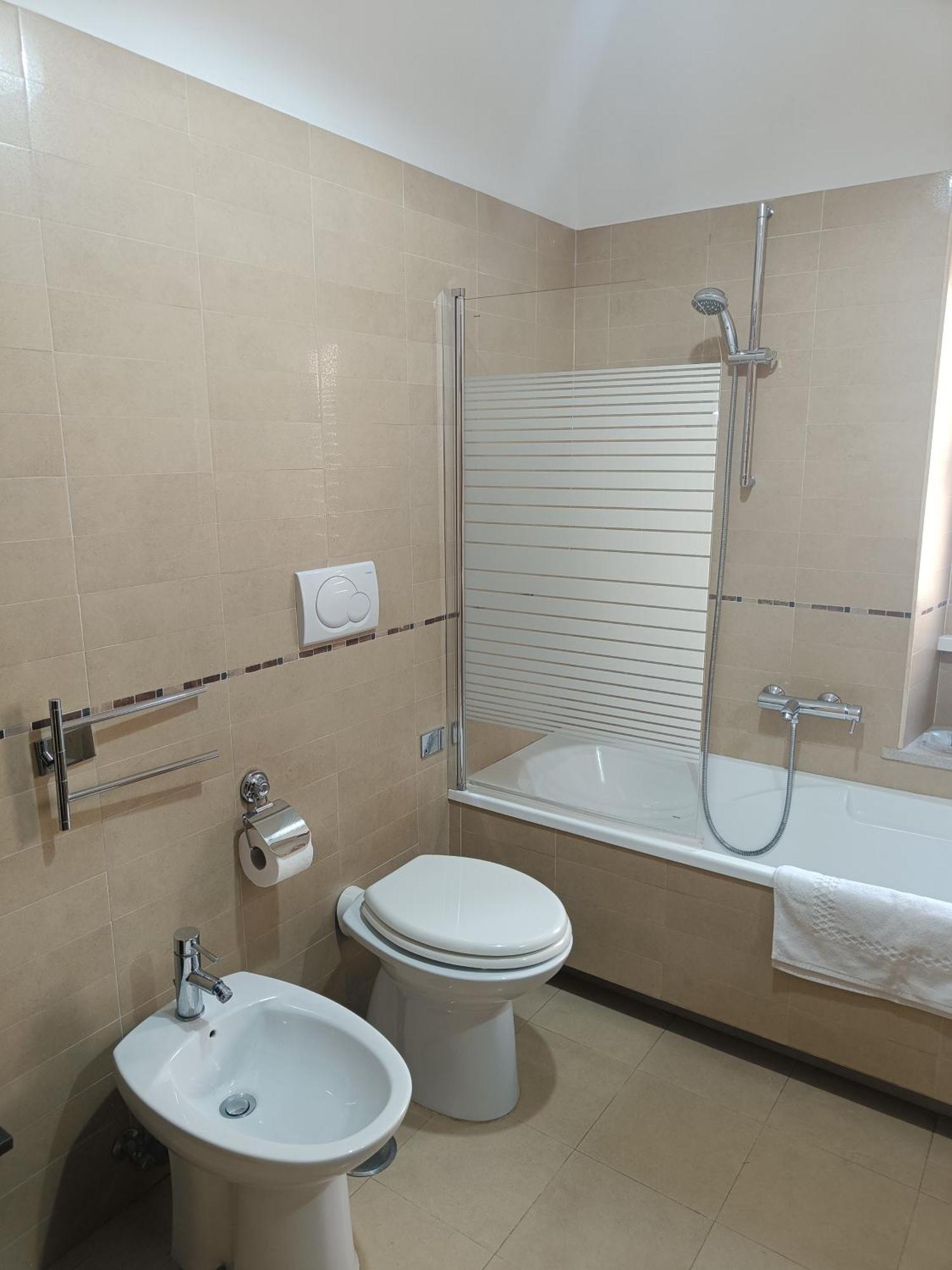 Tia Tourist Apartment Rome Bagian luar foto
